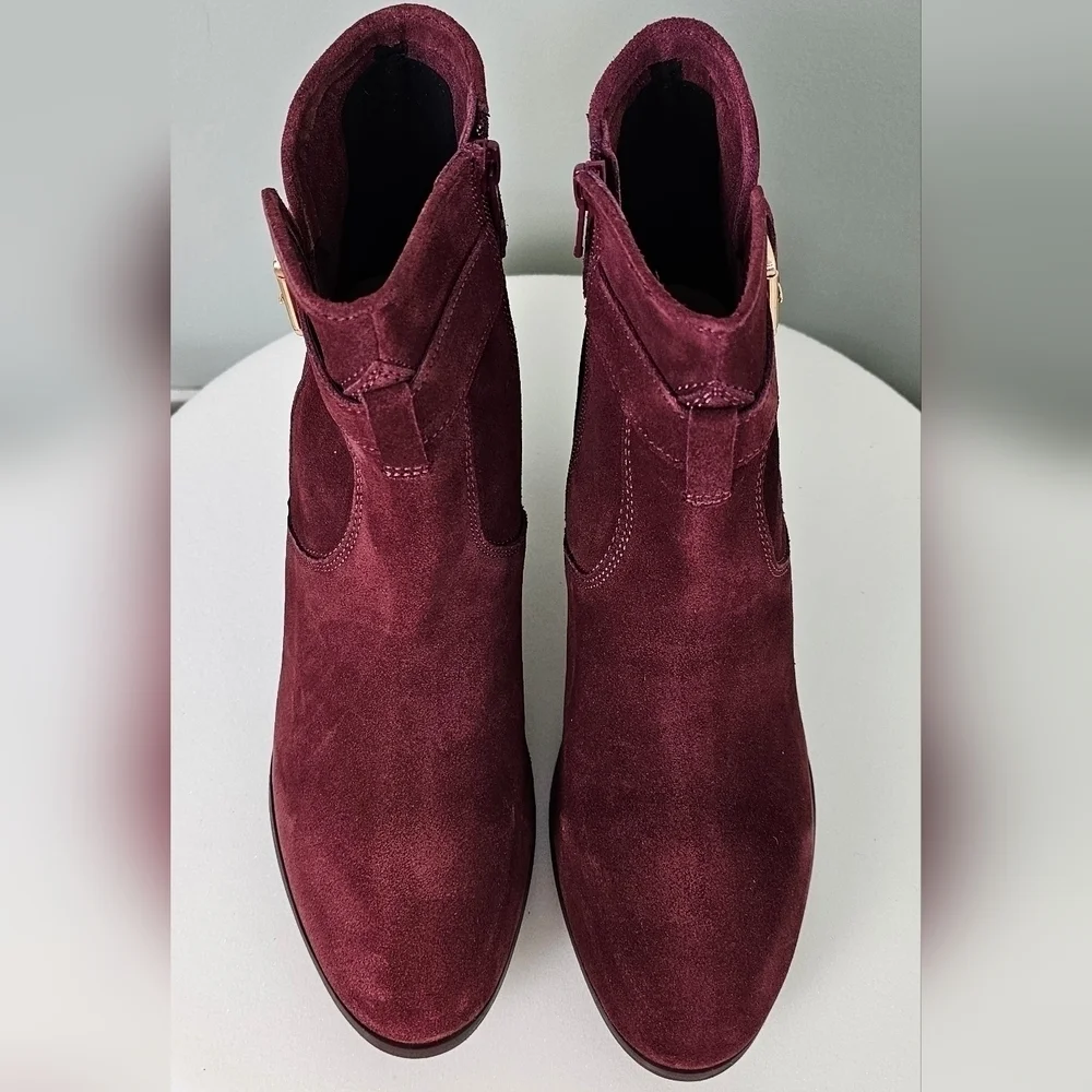New Diba Sleek Bootie Burgundy Suede Gold Buckle Ankle Women Size 9